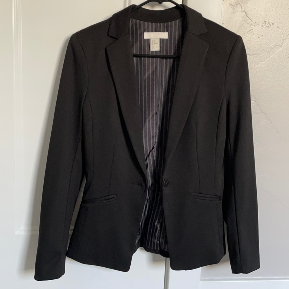 Black V lapel Blazer